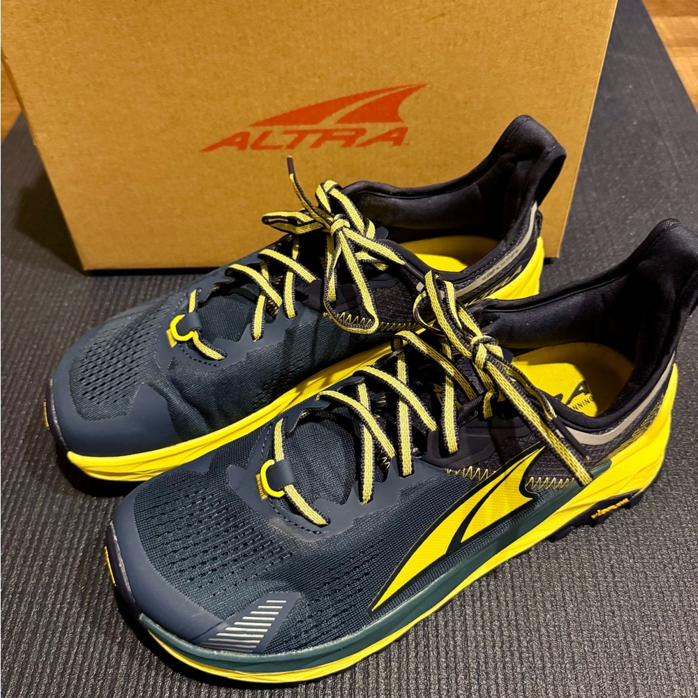 Altra Olympus 5 Men’s Blue & Yellow Trail Running Shoes (New in Box)